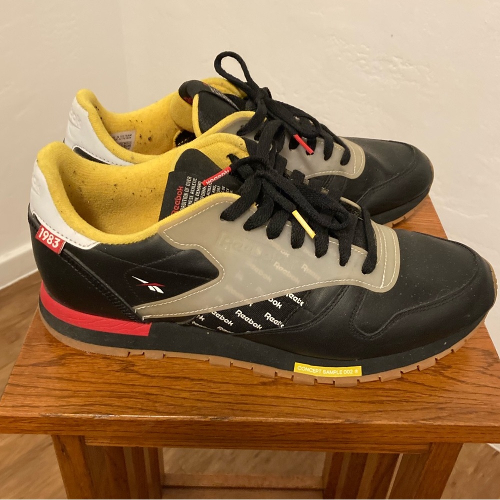 Reebok Classic Leather Altered Men’s Shoe Black Yellow Size 10